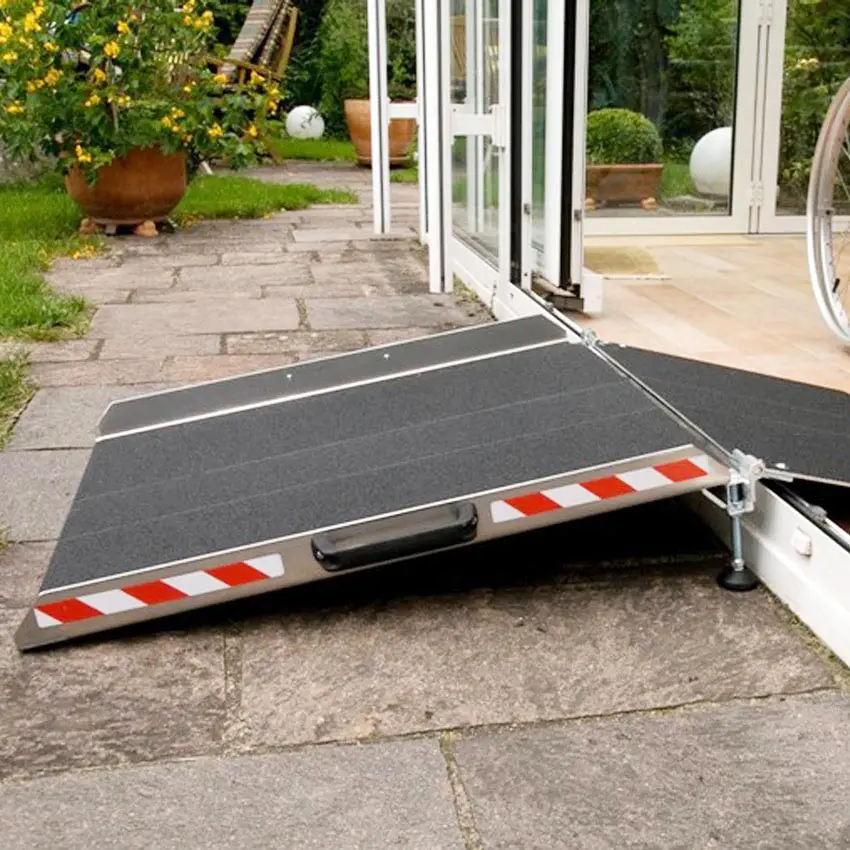 Barrierefreie Rollstuhlrampe Klapprampe Garten