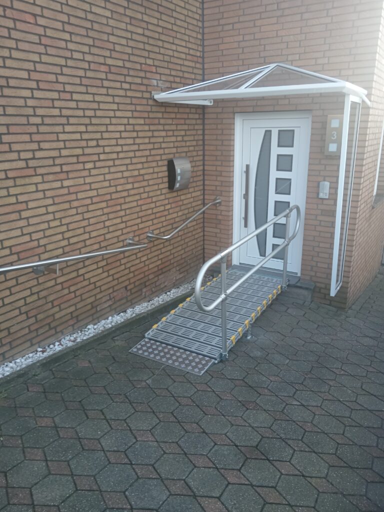 Barrierefreie Rollstuhlrampe in Haus