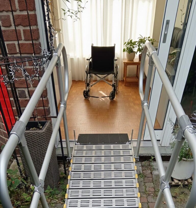 Barrierefreie Rollstuhlrampe in Wohnhaus